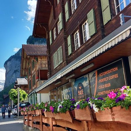 Base Cafe Apartment Lauterbrunnen Bagian luar foto
