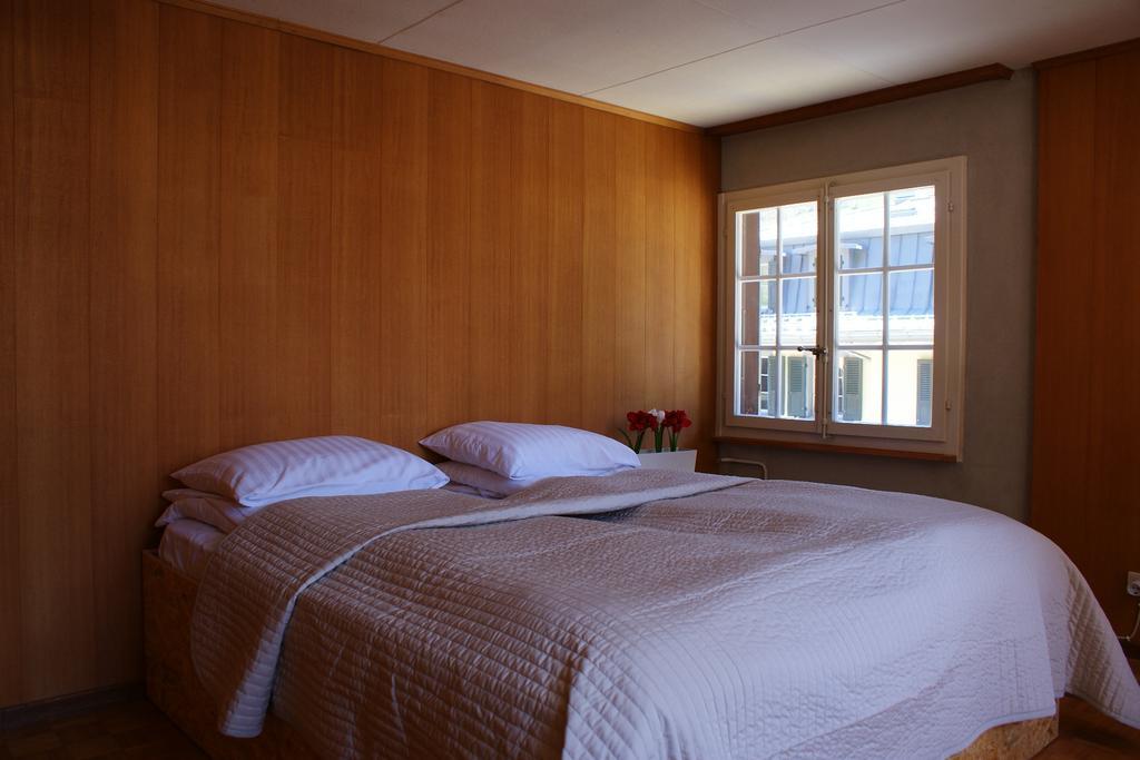 Base Cafe Apartment Lauterbrunnen Bagian luar foto