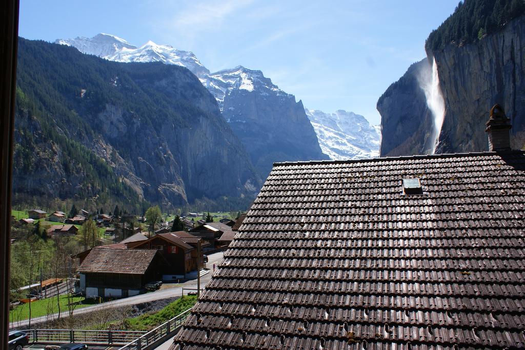 Base Cafe Apartment Lauterbrunnen Bagian luar foto