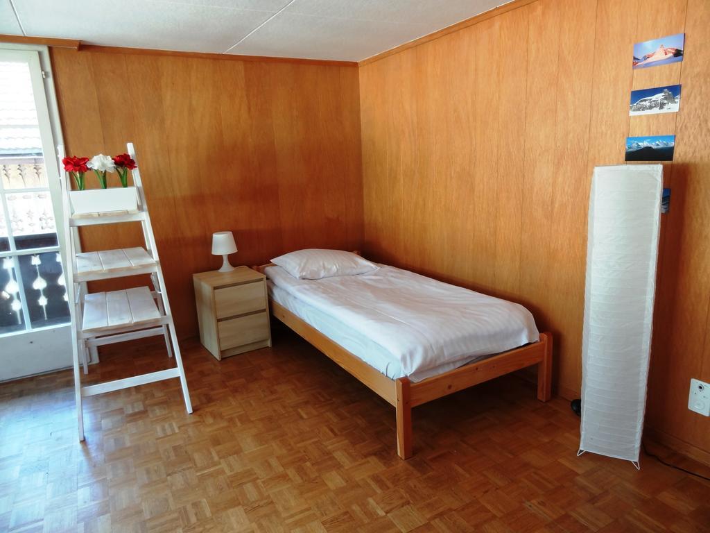 Base Cafe Apartment Lauterbrunnen Bagian luar foto