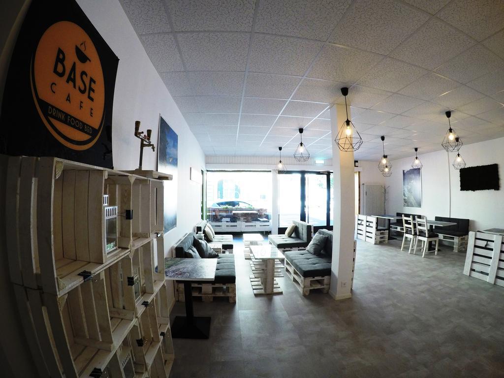 Base Cafe Apartment Lauterbrunnen Bagian luar foto